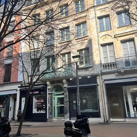 Apartment Sur La Place Des Carmes Rouen